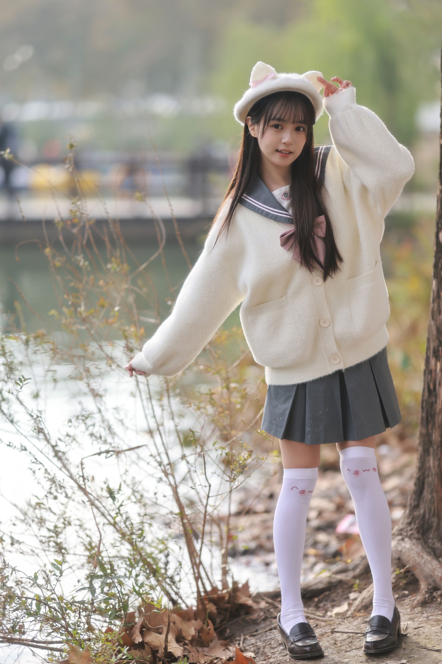 ID12532今天是被落叶揉软的少女-妍画集