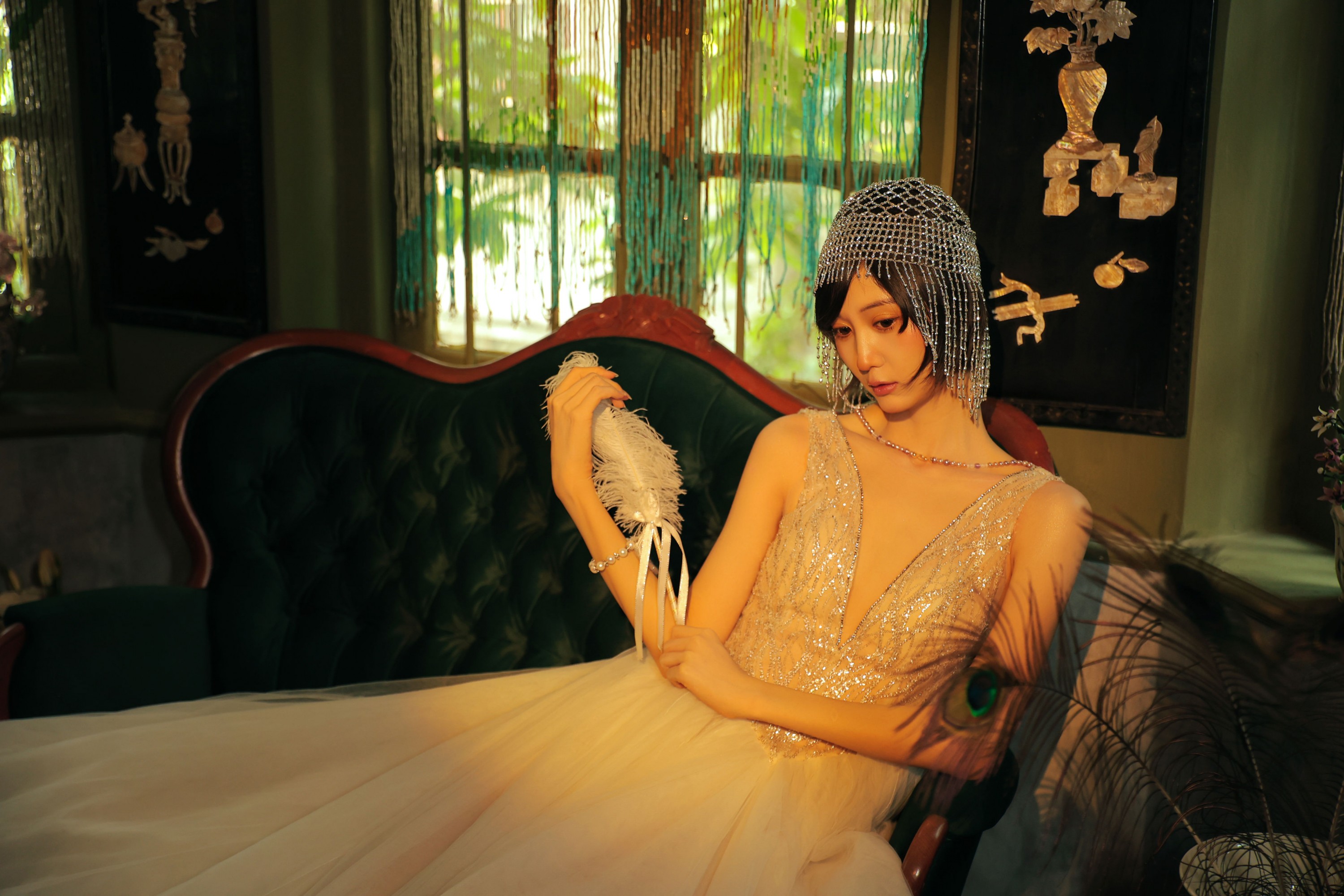 ID12584“她的声音里充满了金钱的味道”-妍画集