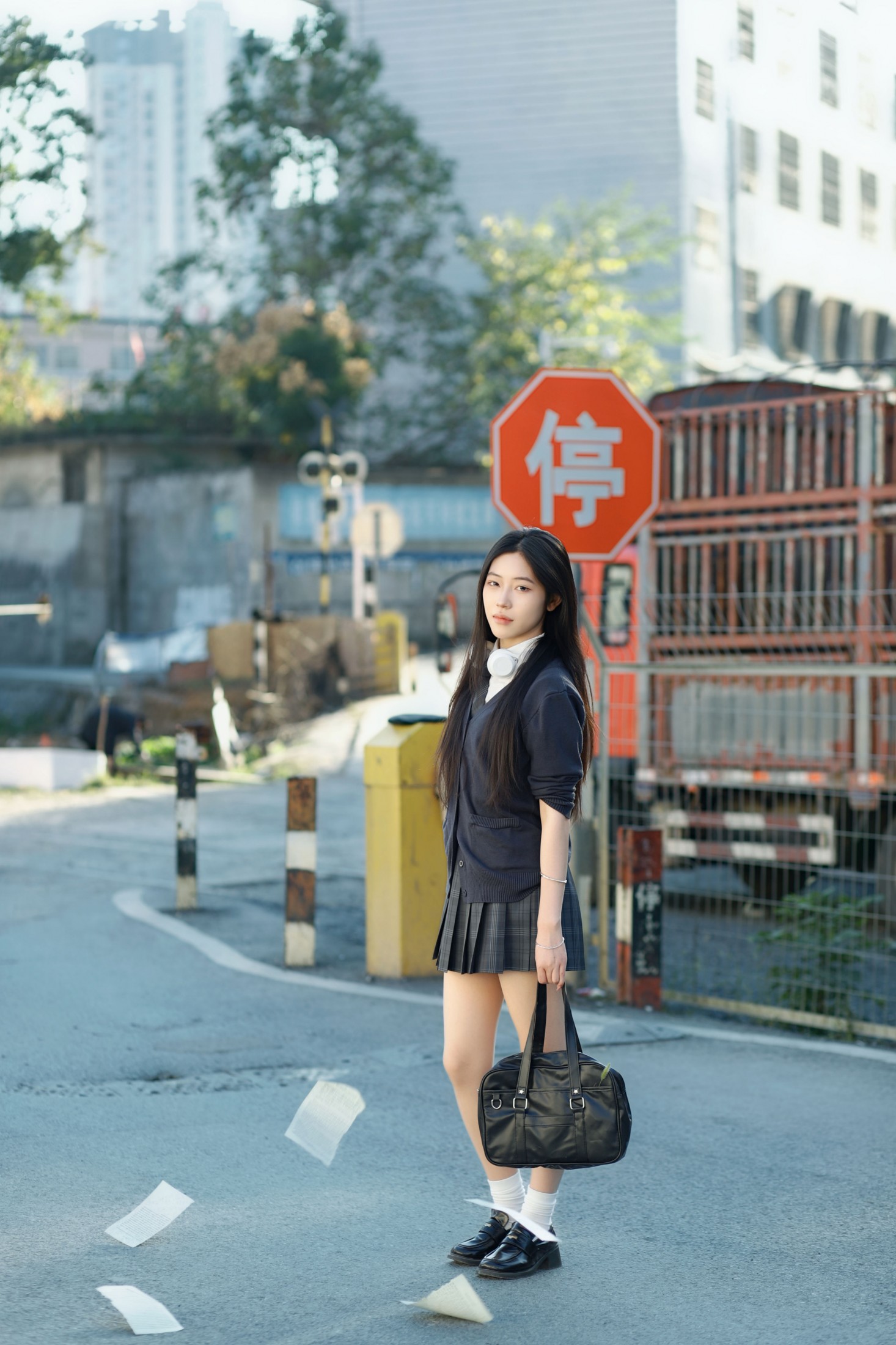 ID12723在城市边缘的老铁路我身体里也有一列火车-妍画集