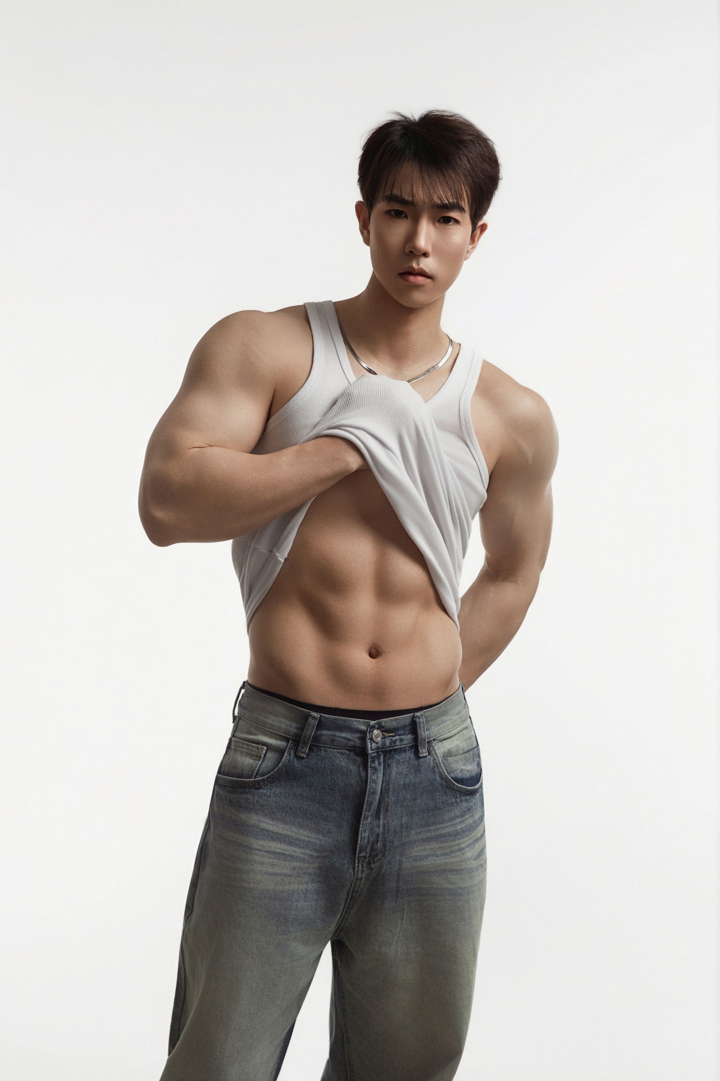 旭 - 《白与黑-健美身材照》[17P] 插图3