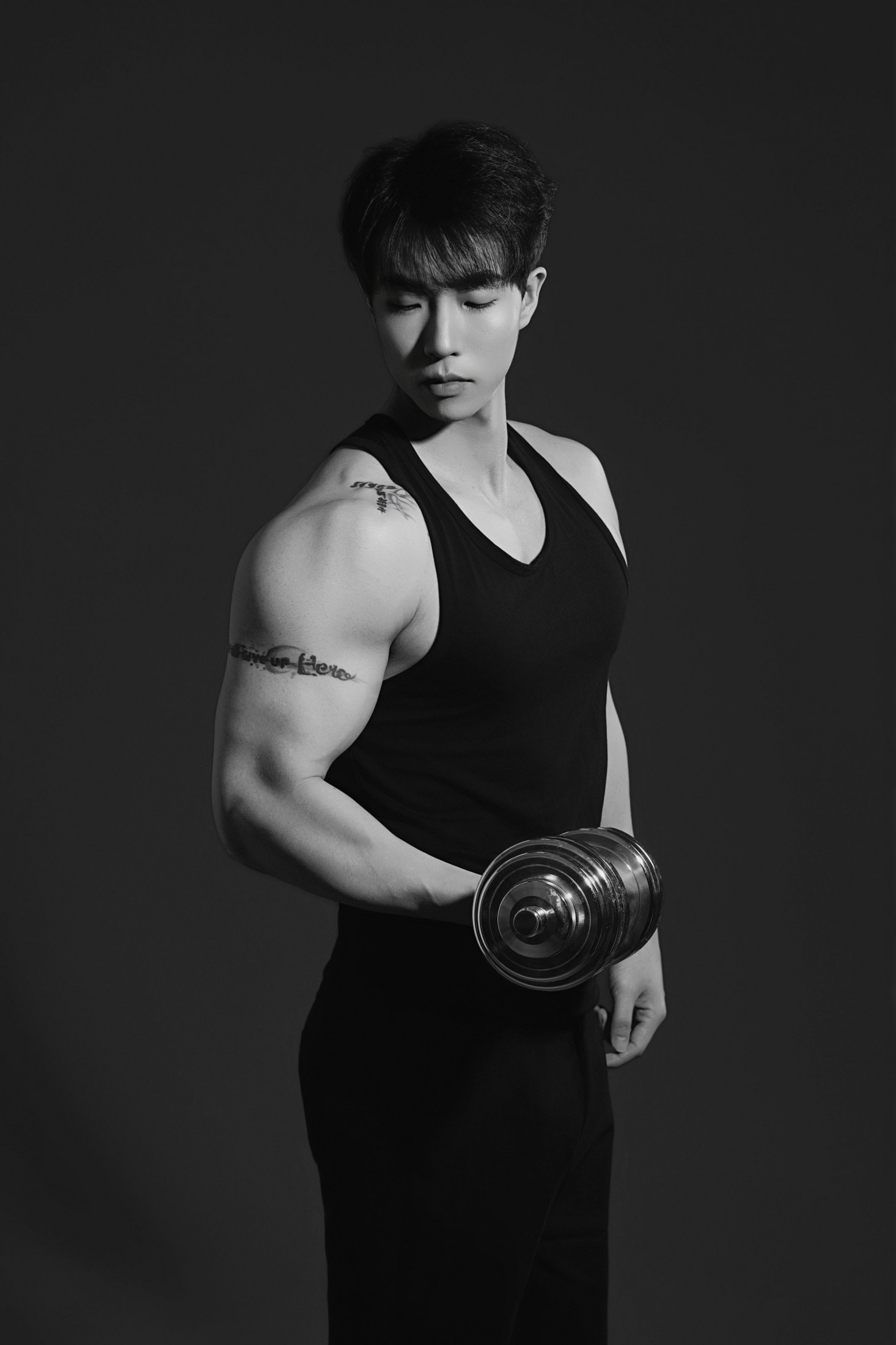 ID12801黑与灰-健美身材照 - 妍画集-妍画集