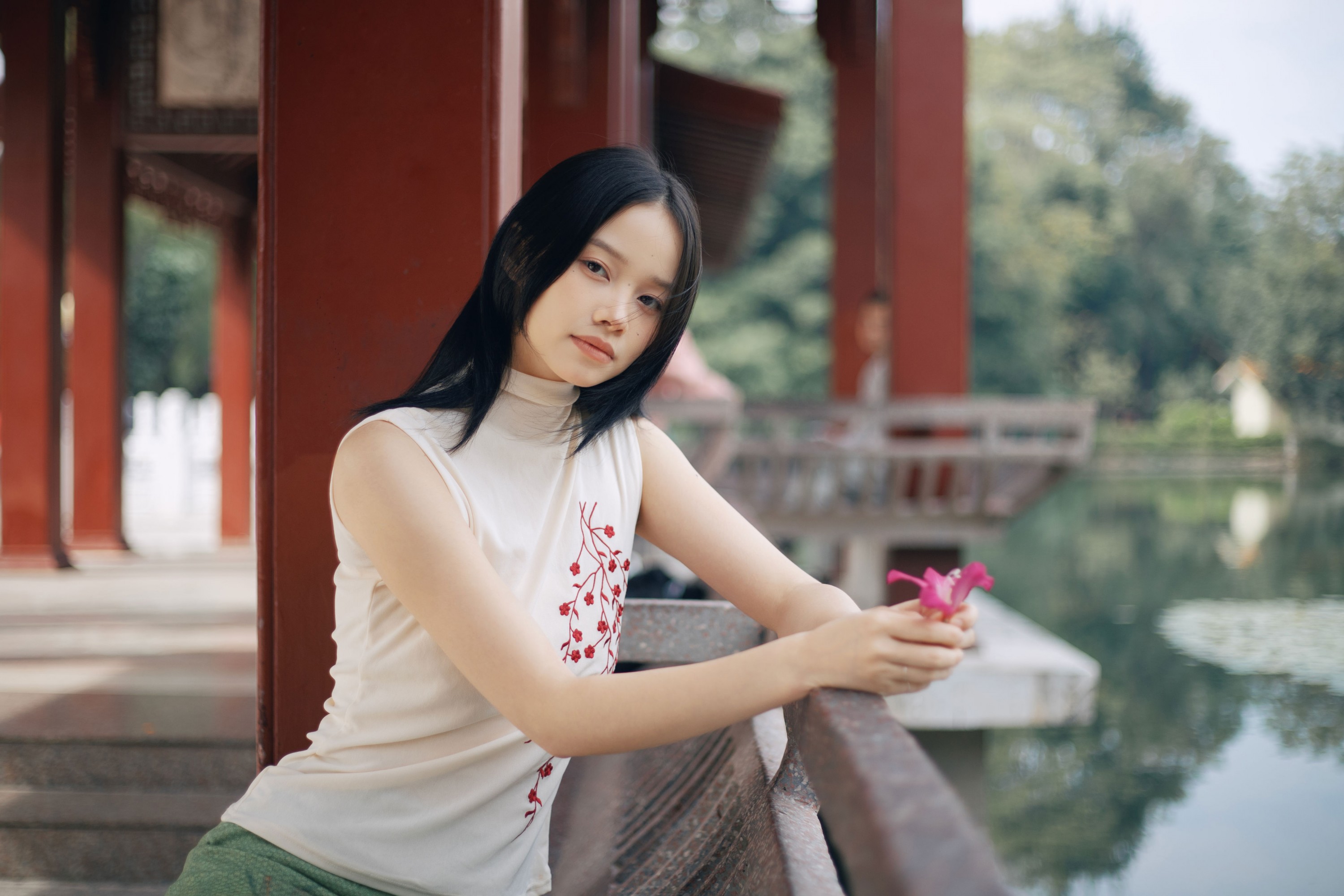 《她身上有种淡淡的气质》[18P] 插图2