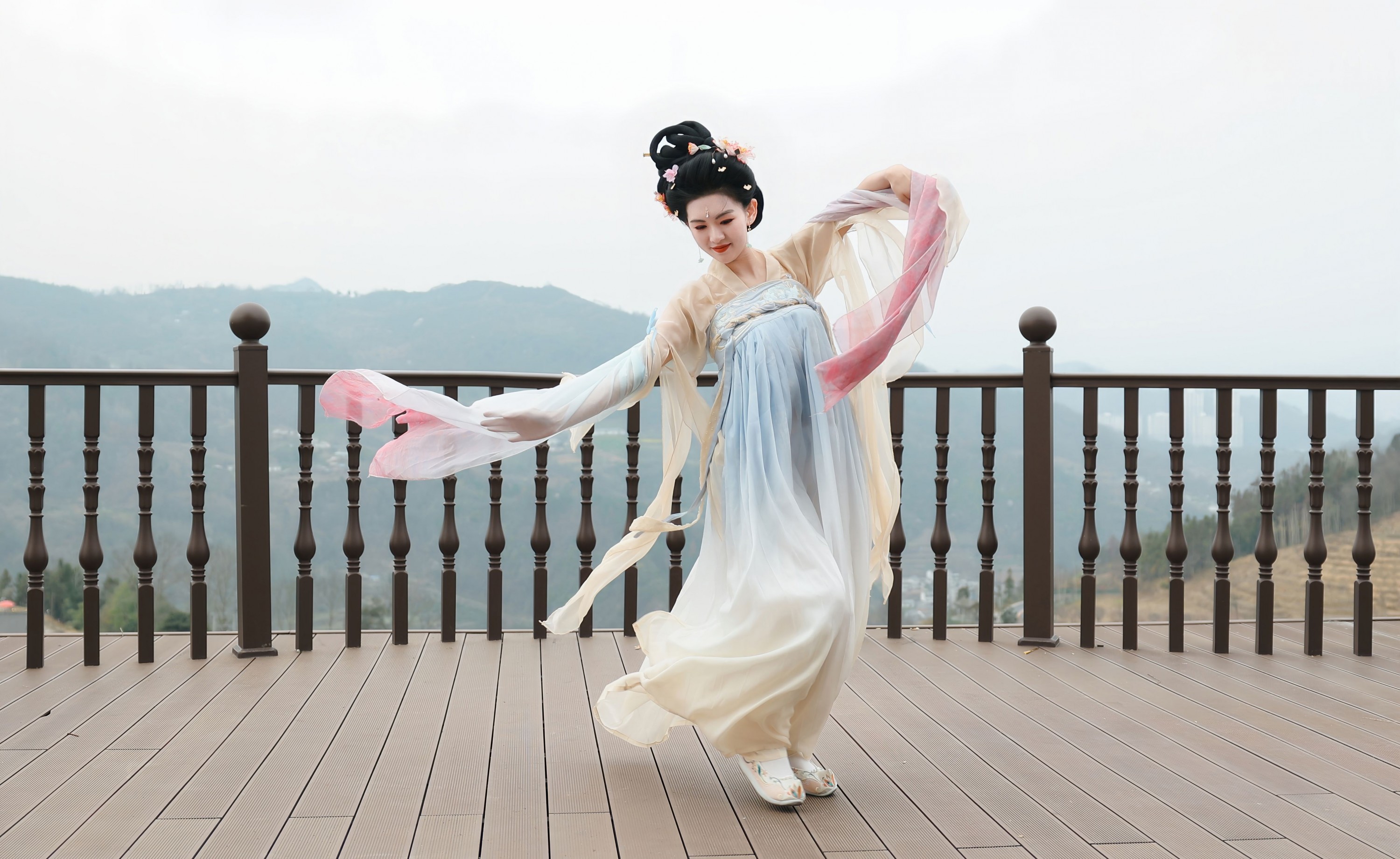 糖糖（竹山） - 《翩若惊鸿》[24P] 插图4